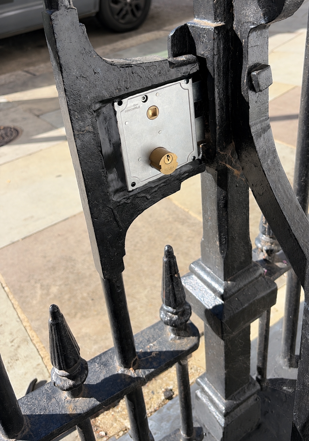 Replacement gate lock